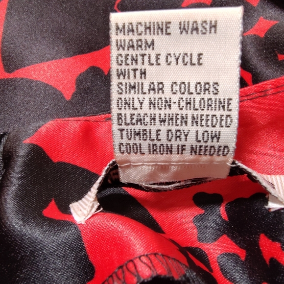 NWOT NOTATIONS SATIN RED & BLACK FLORAL FLARE SKIRT SIZE X-LARGE - Picture 7 of 9